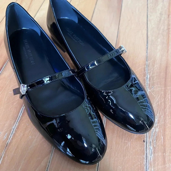 Louis Vuitton Patent Leather Mary Jane Flats – Black – Size 37